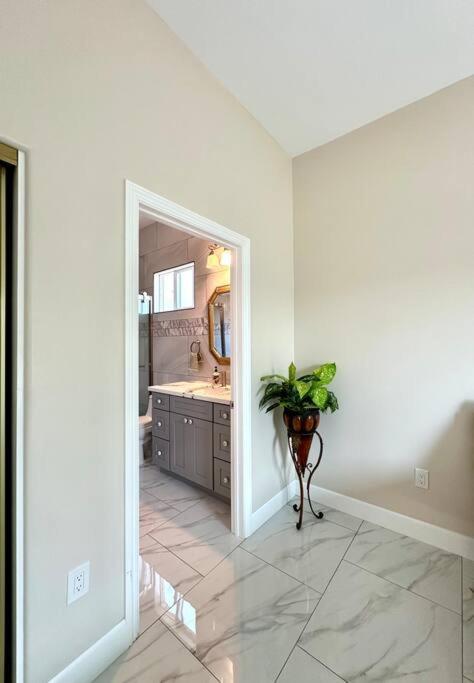 New Renovated House In Little Saigon Midway City Exterior foto