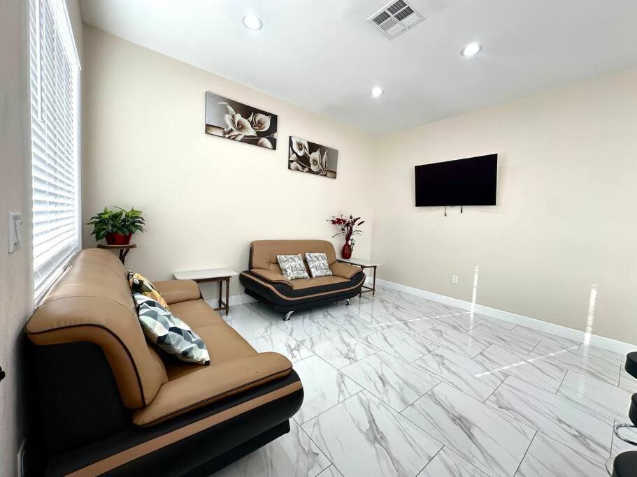 New Renovated House In Little Saigon Midway City Exterior foto